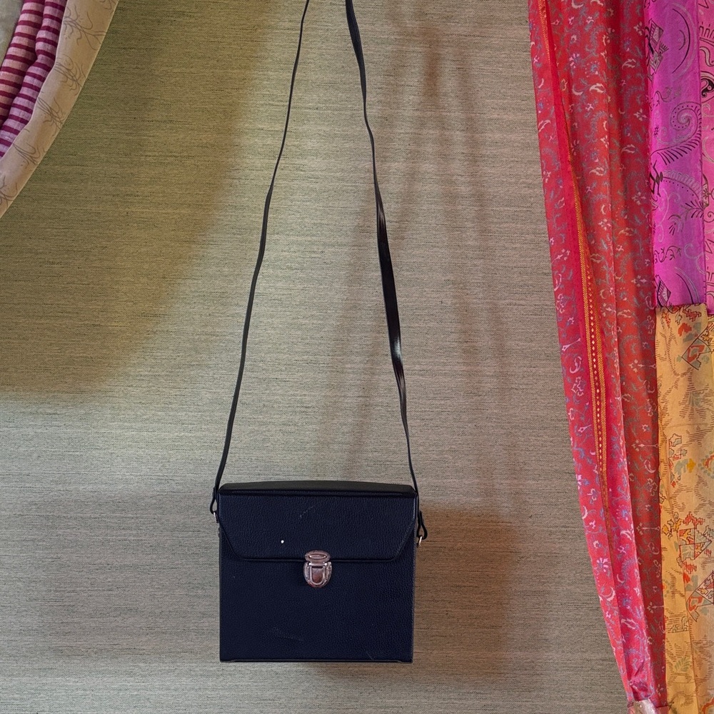 Vintage Black Binocular Case Crossbody Bag – Structured Retro Purse